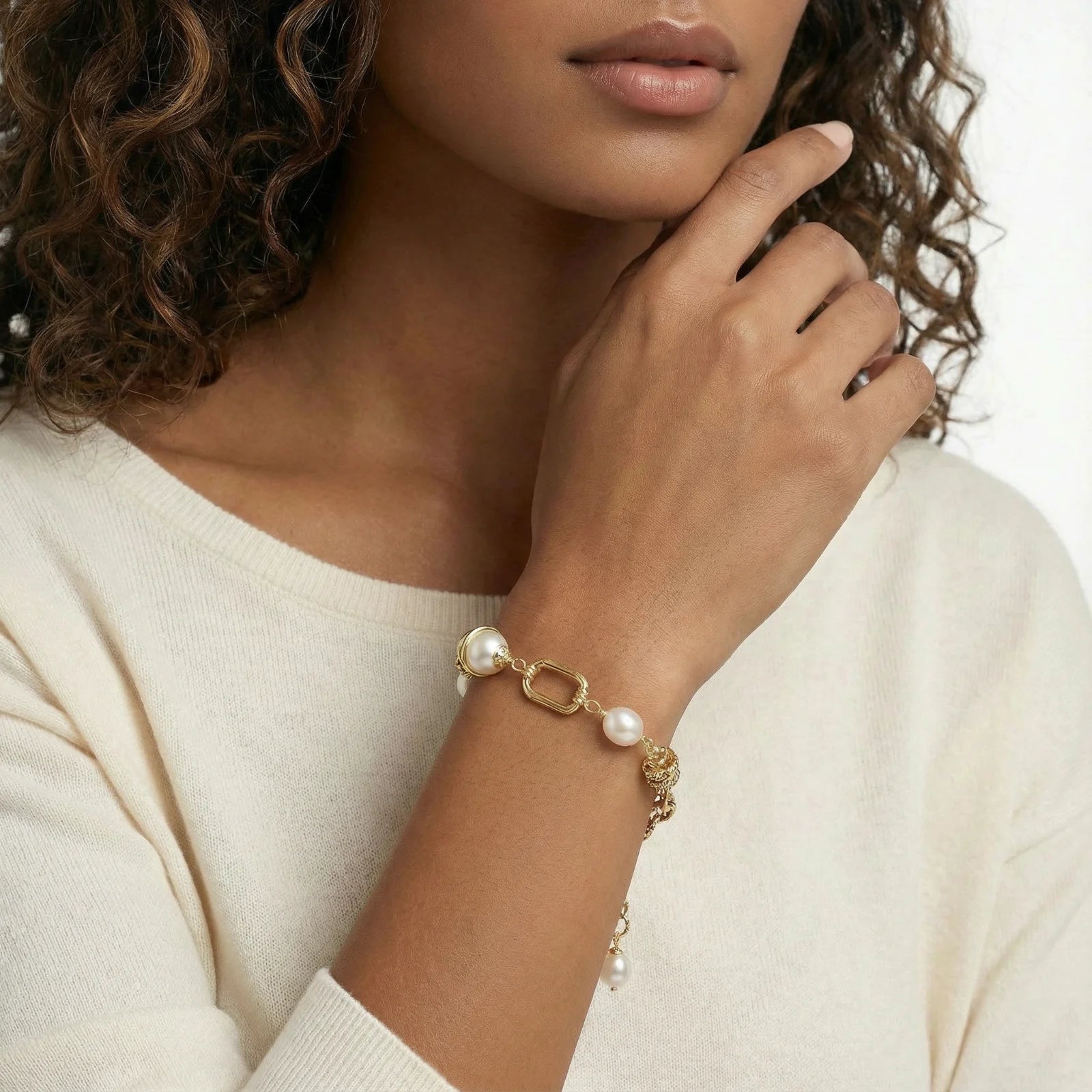 Golden Pearl Chain Bracelet - kinko Global Holdings inc