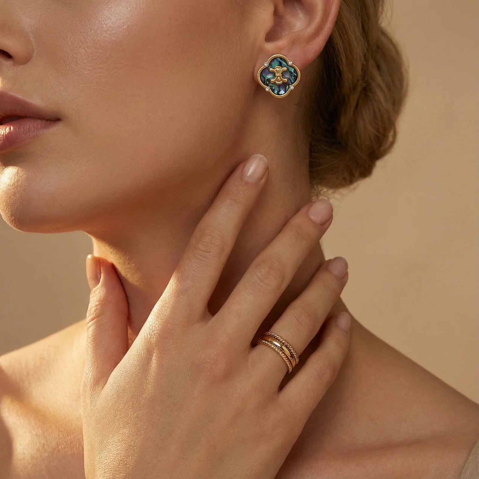 Mystic Shell Quatrefoil Studs - kinko Global Holdings inc