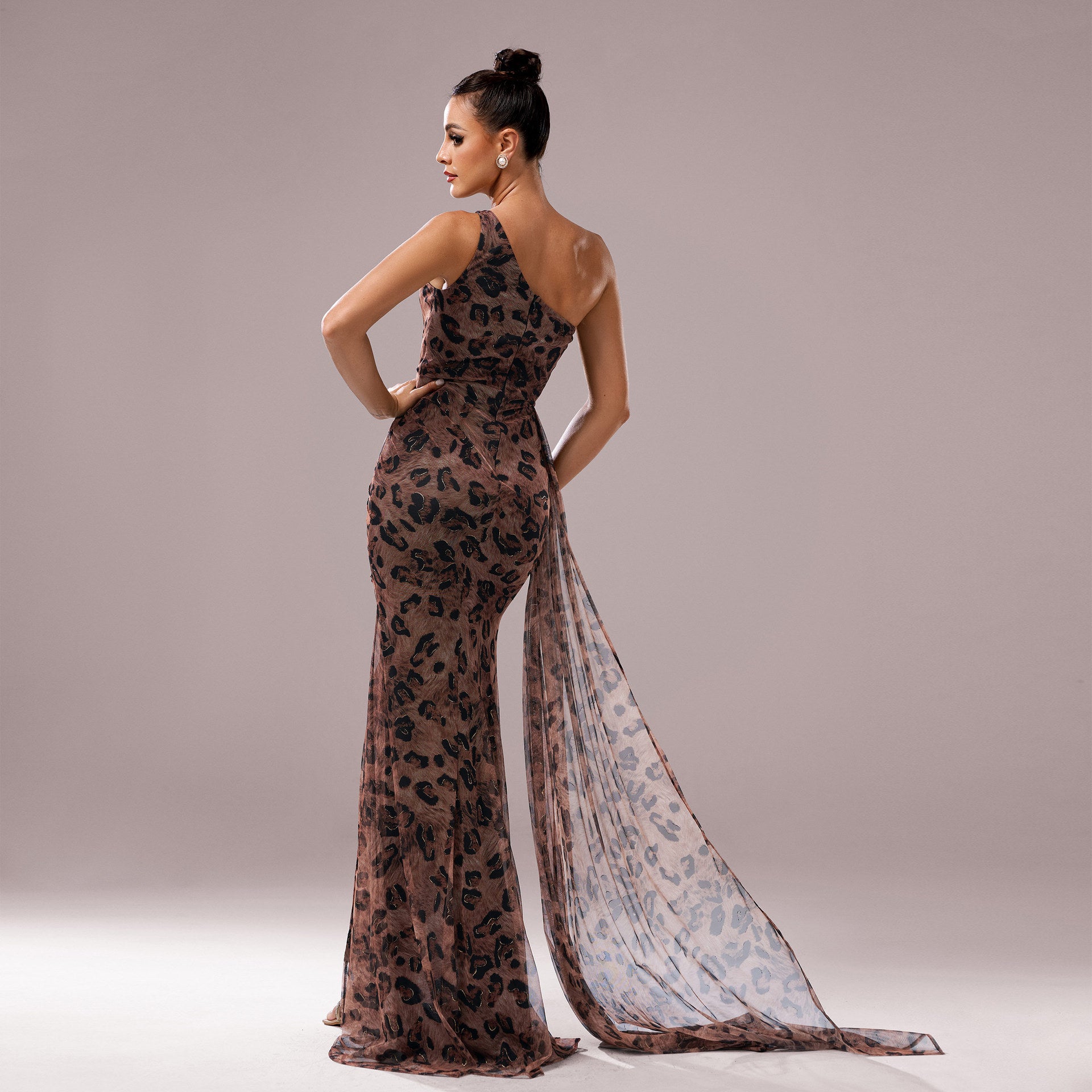 One-shoulder Diagonal Collar Leopard Sequined Evening Dress - kinko