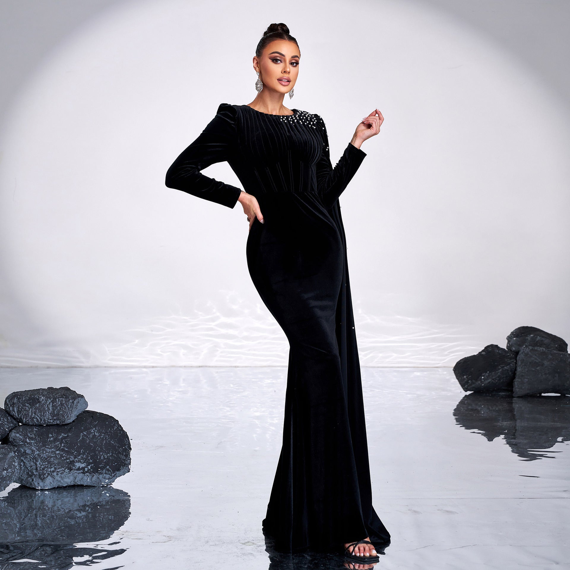 Velvet Round Neck Long Sleeve Rhinestone Evening Dress - kinko