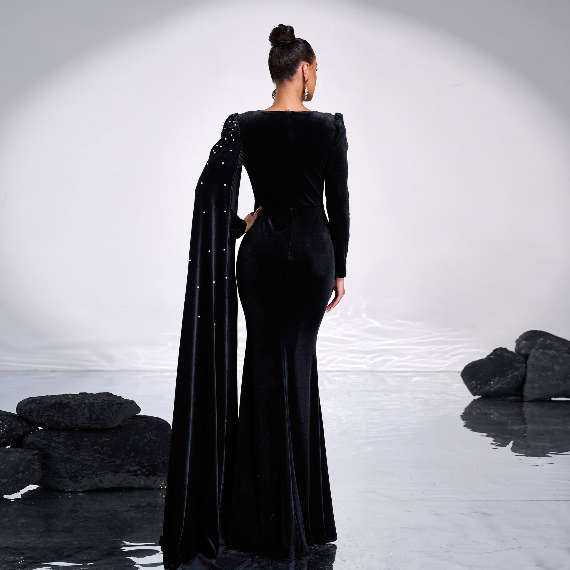 Velvet Round Neck Long Sleeve Rhinestone Evening Dress - kinko
