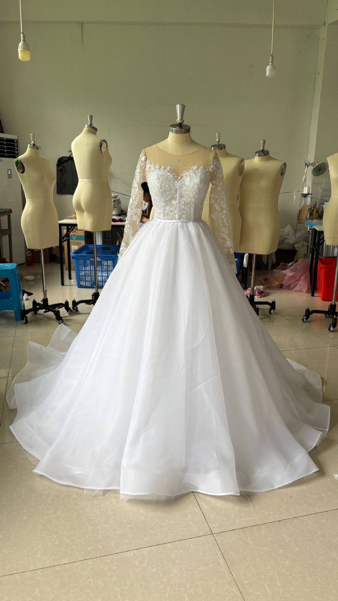 Embroidered Long Sleeve Off-the-shoulder Wedding Dress - kinko