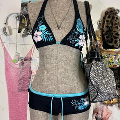 2025 New Chic Split Bathing Suit Y2k Vintage Flower Pattern Bikini Set Swimsuit Women Halter Triangle Lace Up Shorts Sexy Bikini