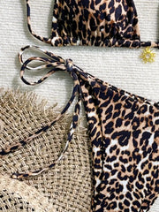 Sexy Bikini-Set mit Leopardenmuster für Damen – Neckholder-Badeanzug mit hohem Triangel-Ausschnitt – Trendiges Strand-Bade-Set (neu)