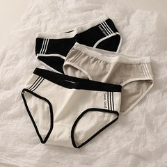 Women Underwear Cotton Crotch Mid Waist Traceless Sexy Panties Japanese Sports Style Girls Breathable Underpants Simple Lingerie