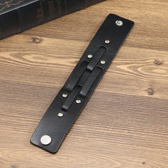 Lederarmband für Herren im neuen Punk-Stil, schlichtes Armband mit auffälligen Knopfnieten