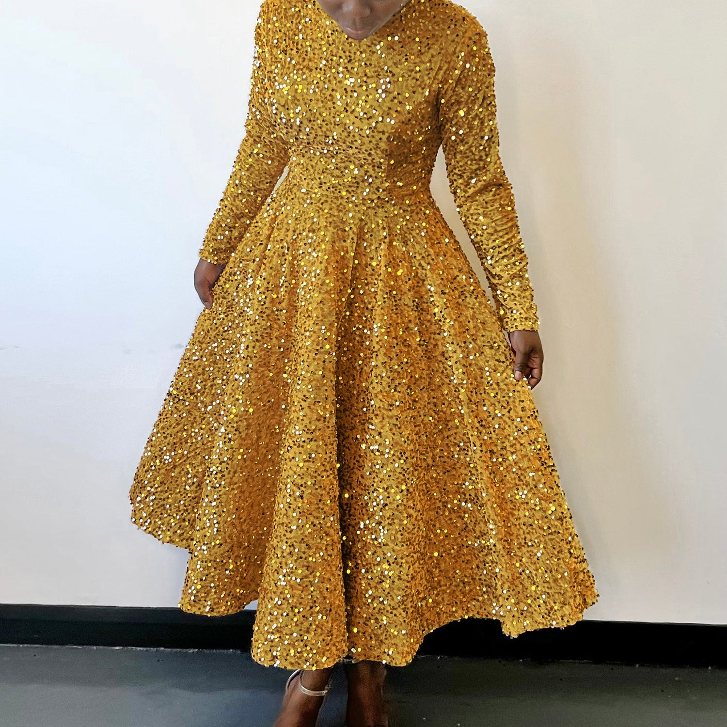 Women's Round Neck Long Sleeve Pure Color Sequins Mid-length Formal Dress - kinko