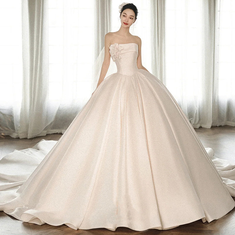 A Strapless Dress With A Big Train - kinko