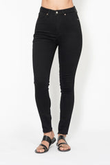 Judy Blue Full Size High Waisted Tummy Control Shield Pockets Skinny Jeans Plus Size - kinko