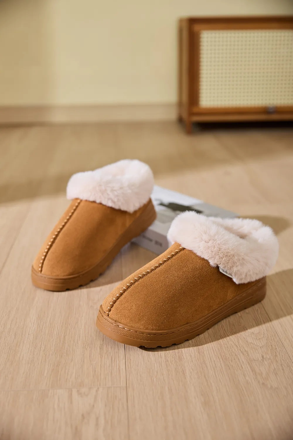 Faux Fur Round Toe Platform Slippers - kinko