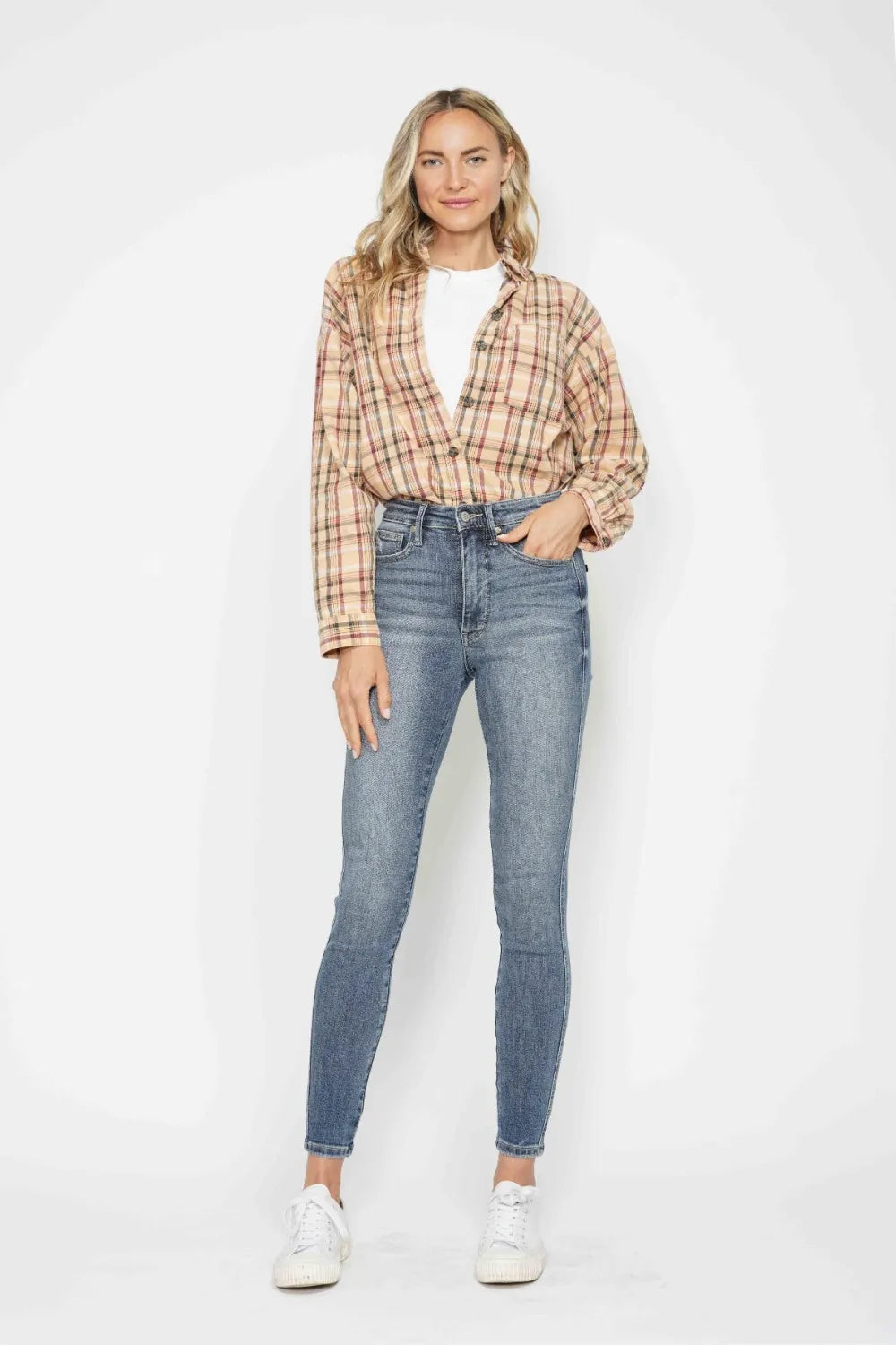 Judy Blue Full Size Tummy Control Contrast Wash Skinny Jeans - kinko