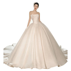 A Strapless Dress With A Big Train - kinko