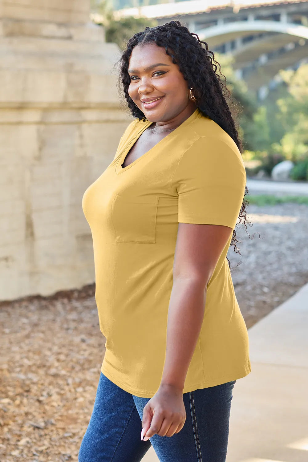 Basic Bae Bamboo Full Size V-Neck Short Sleeve T-Shirt - kinko