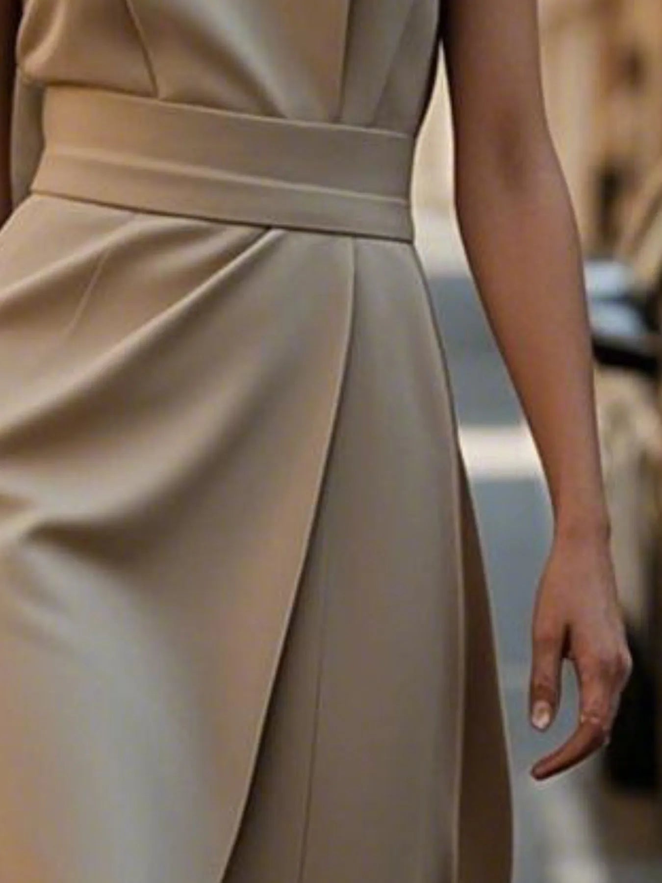 Round Neck Sleeveless Midi Sheath Dress - kinko