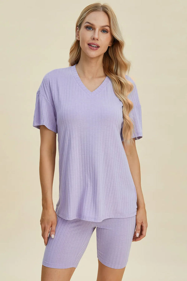 Basic Bae Set aus geripptem Kurzarm-Oberteil und Shorts in voller Größe mit V-Ausschnitt