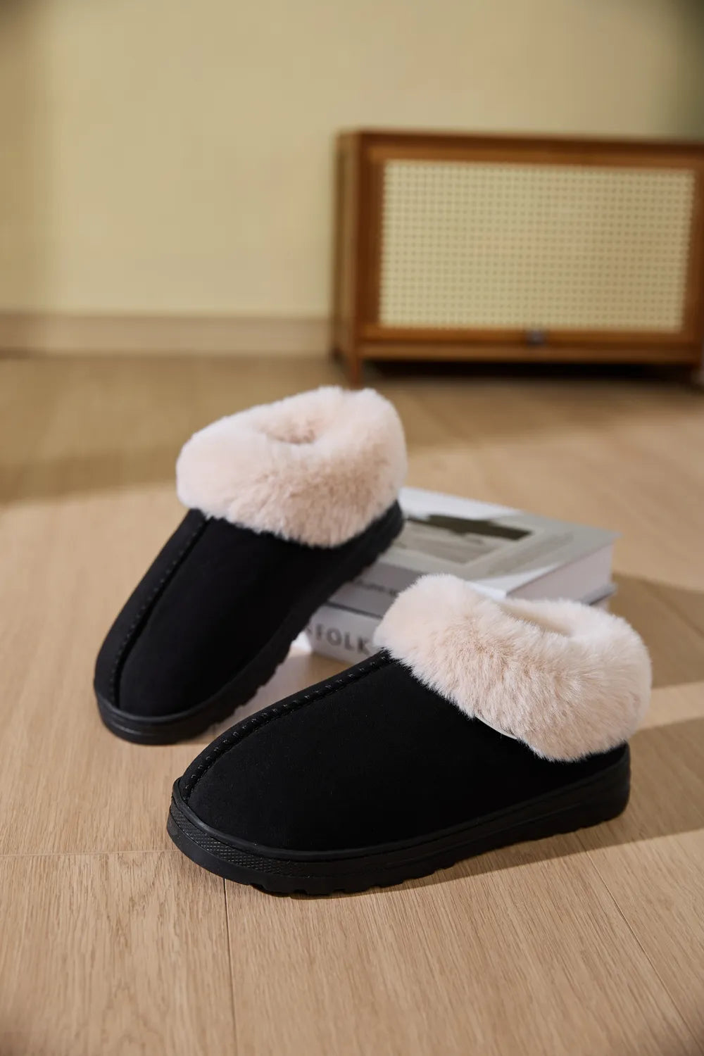 Faux Fur Round Toe Platform Slippers - kinko