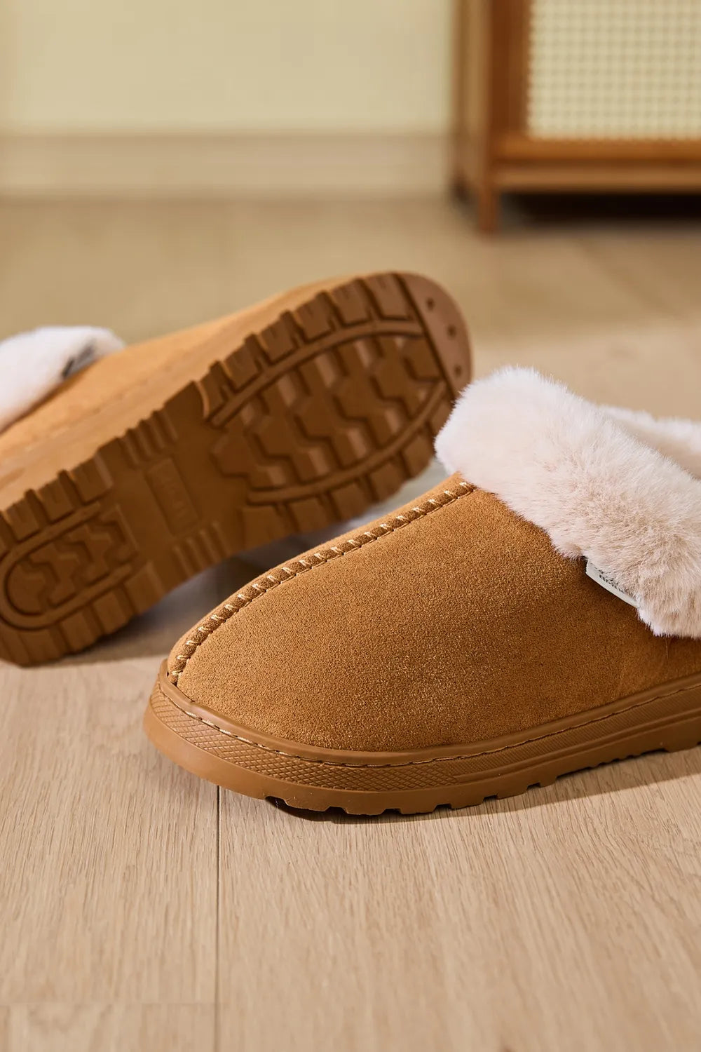 Faux Fur Round Toe Platform Slippers - kinko