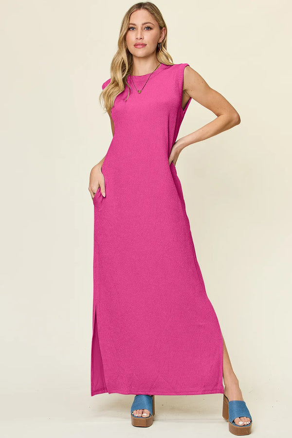 Double Take – Strukturiertes, ärmelloses Maxikleid in voller Größe mit Stehkragen
