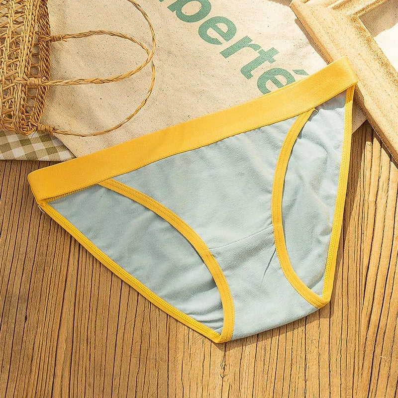 Bequeme Sportunterwäsche für Damen, nahtlose Unterwäsche aus reiner Baumwolle, atmungsaktive Slips mit mittelhohem Bund für Mädchen