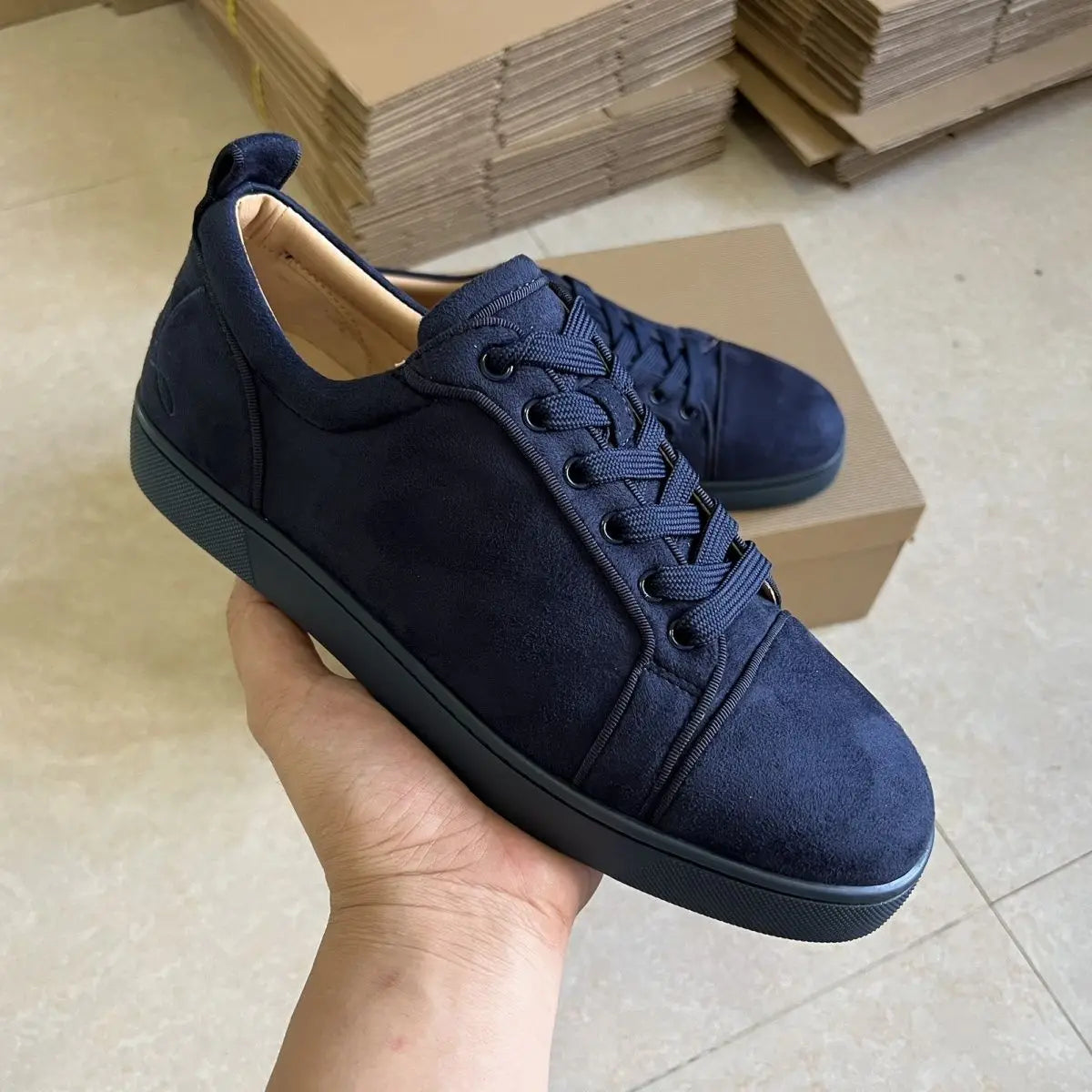 2025 New Men's and Women's Red Shoes High Street CL Rivet Flat Comfortable Breathable Men's Shoes Couple Casual Shoes