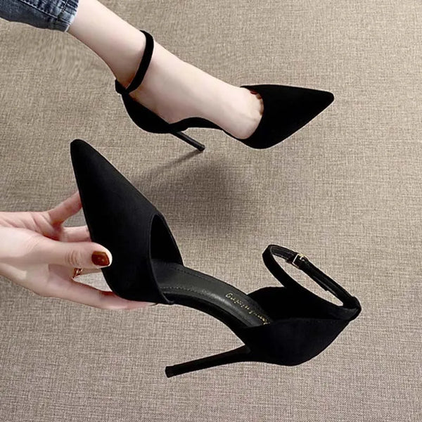 Damen-High-Heel für Frühling und Herbst 2024: Neuer, vielseitiger, dünner Absatz, professioneller, spitzer L-förmiger Schuh mit schwarzem Schnallenriemen.