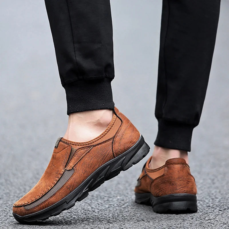 2025 Men's Casual Shoes Men Handmade Retro Breathable Flat Loafers Moccasins Dress Comfortable Slip on Driving Shoes Zapatillas