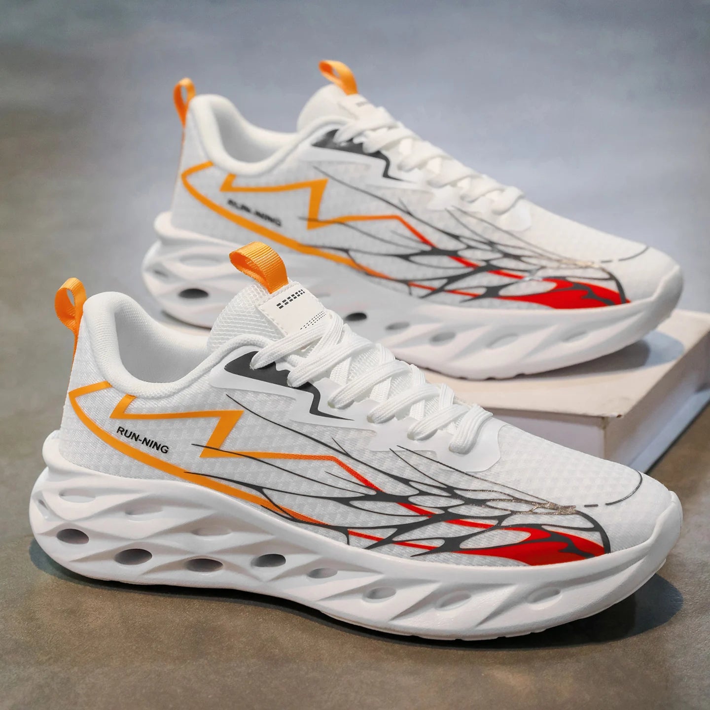 Men's Sports Shoes Thick-soled Air-cushioned Shock-absorbing Simple Lightning-shaped Line Fashionable Design Running Shoes