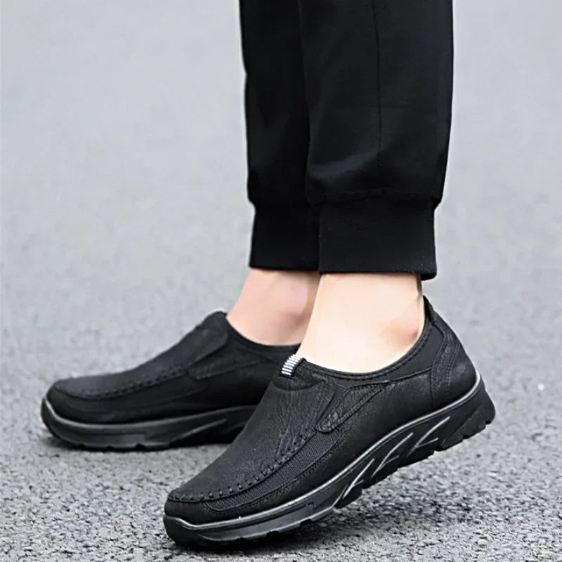 2025 Men's Casual Shoes Men Handmade Retro Breathable Flat Loafers Moccasins Dress Comfortable Slip on Driving Shoes Zapatillas