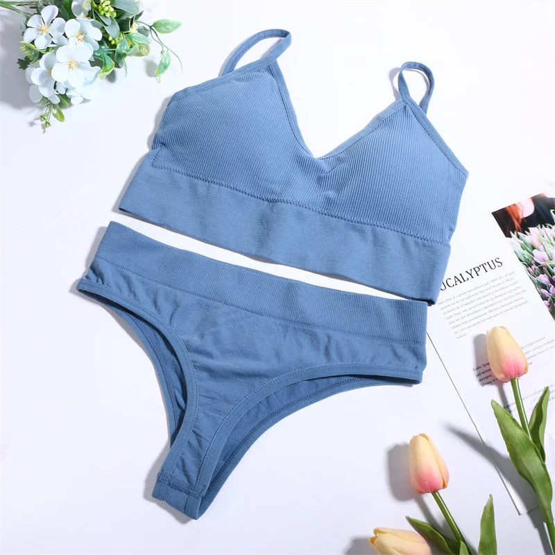 Lingerie Women's UnderwearSexy  Sport BralettSeamless BraSet Low Waist TraceThong Sports Two Piece Bra Woman Clothing Short Sets