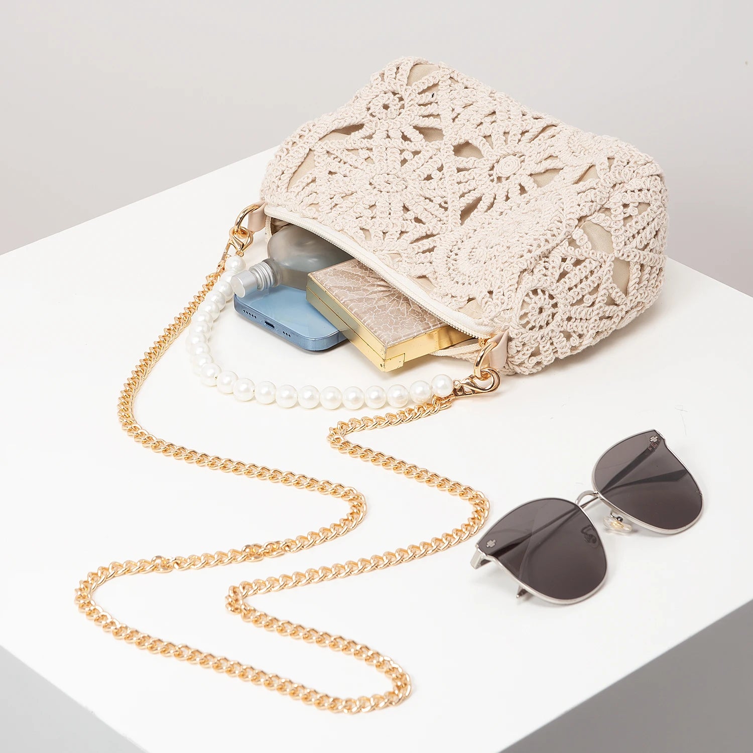 Boho Beach Bags for Women，Pearl Bag，Wicker Bag，Premiun Style Tote Bags for Ladies，Vacaition Outfits Women，Travel Must Haves