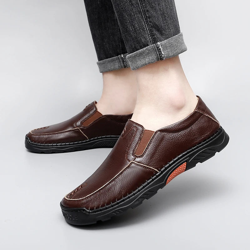 Leather Casual Sneakers for Men Handmade Shoes New Fashion Waterproof Fashion Trendy Male Driving Shoes Versatile Hiking Shoes