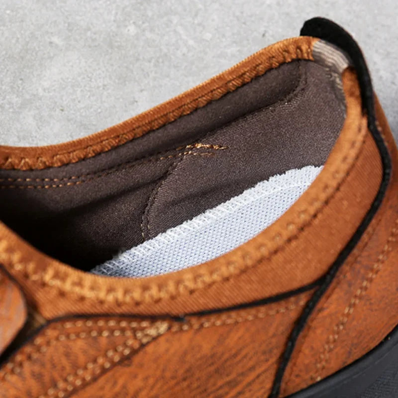 2025 Men's Casual Shoes Men Handmade Retro Breathable Flat Loafers Moccasins Dress Comfortable Slip on Driving Shoes Zapatillas