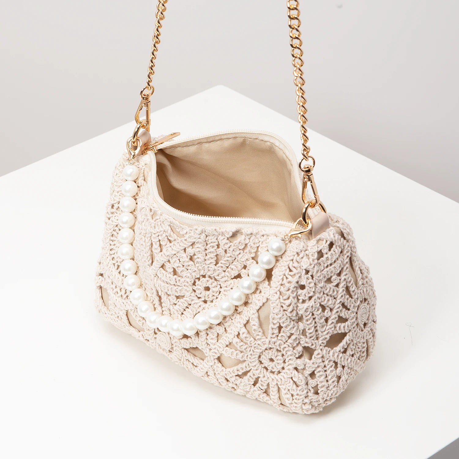 Boho Beach Bags for Women，Pearl Bag，Wicker Bag，Premiun Style Tote Bags for Ladies，Vacaition Outfits Women，Travel Must Haves