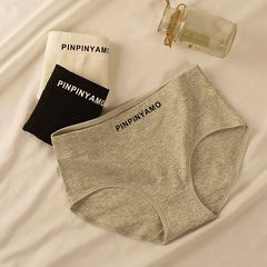 Atmungsaktive, bequeme Damen-Baumwollunterwäsche mit antiviralem Zwickel und Buchstabenprint