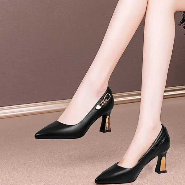 Zapatos De Mujer Damen Niedliche Schwarze Lackleder-Pumps mit weichem Stilettoabsatz für Büro, modische und bequeme Partyschuhe A13