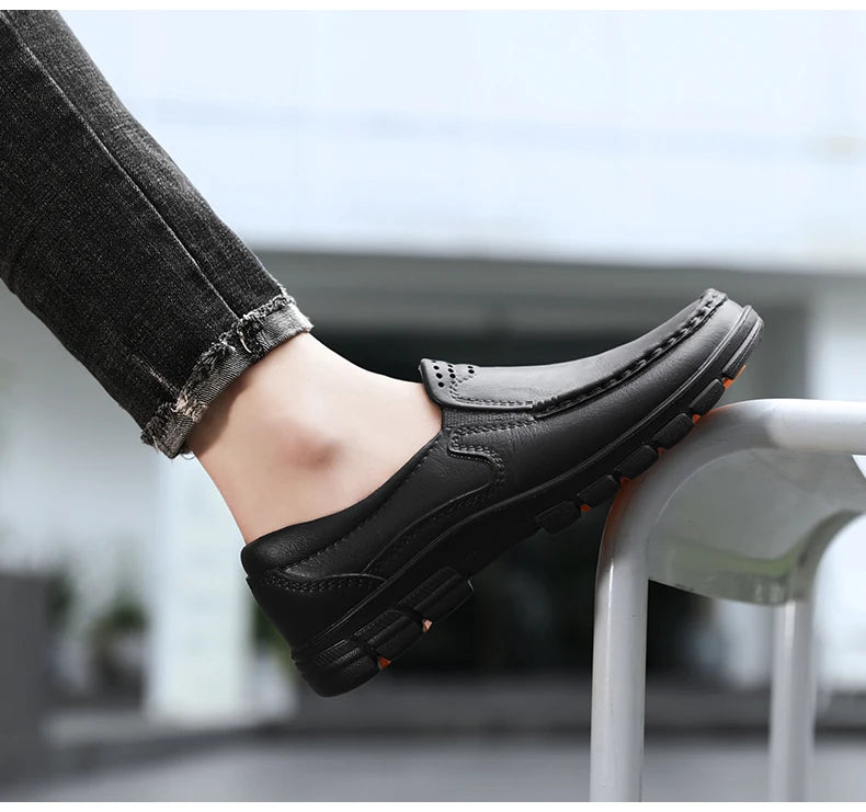 Men's new chef shoes fashion breathable waterproof anti slip four season hotel kitchen work comfortable soft soled walking shoes
