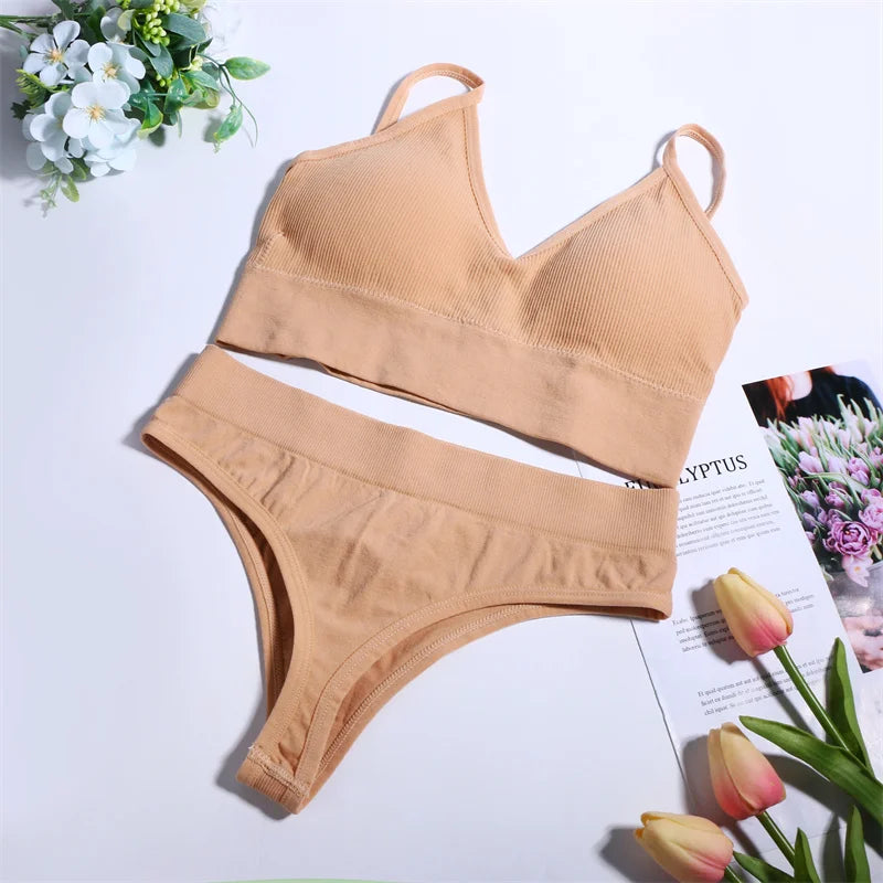 Lingerie Women's UnderwearSexy  Sport BralettSeamless BraSet Low Waist TraceThong Sports Two Piece Bra Woman Clothing Short Sets