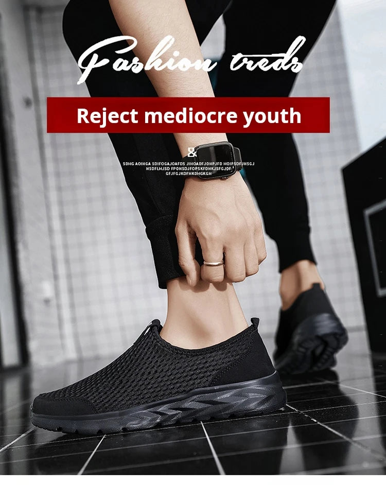 Men's Casual Sports Shoes Lightweight and Large-sized with A Round Toe Color-blocked Mesh Breathable Soft Sole Wearable Style