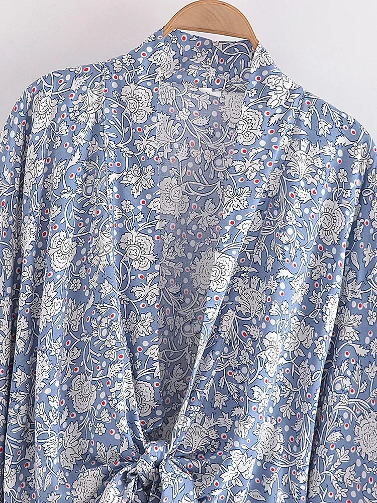 Boho Queens Porcelain Floral Beach Kimono Short Robe Women Fashion Batwing Sleeves Rayon Bohemian Bikini Cover Ups Beachwear