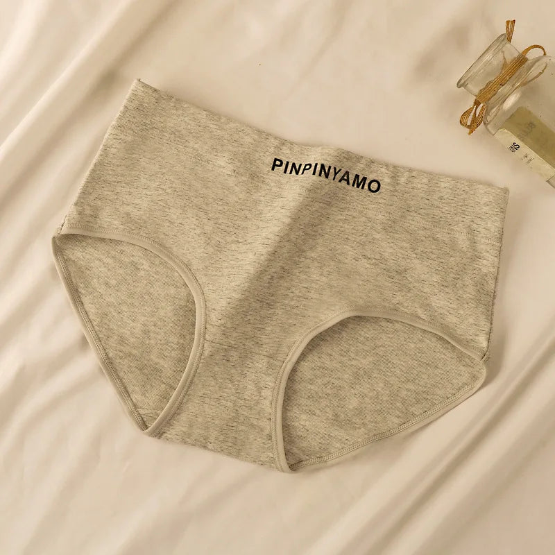 Atmungsaktive, bequeme Damen-Baumwollunterwäsche mit antiviralem Zwickel und Buchstabenprint