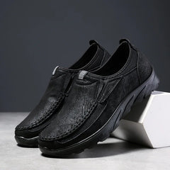 2025 Men's Casual Shoes Men Handmade Retro Breathable Flat Loafers Moccasins Dress Comfortable Slip on Driving Shoes Zapatillas