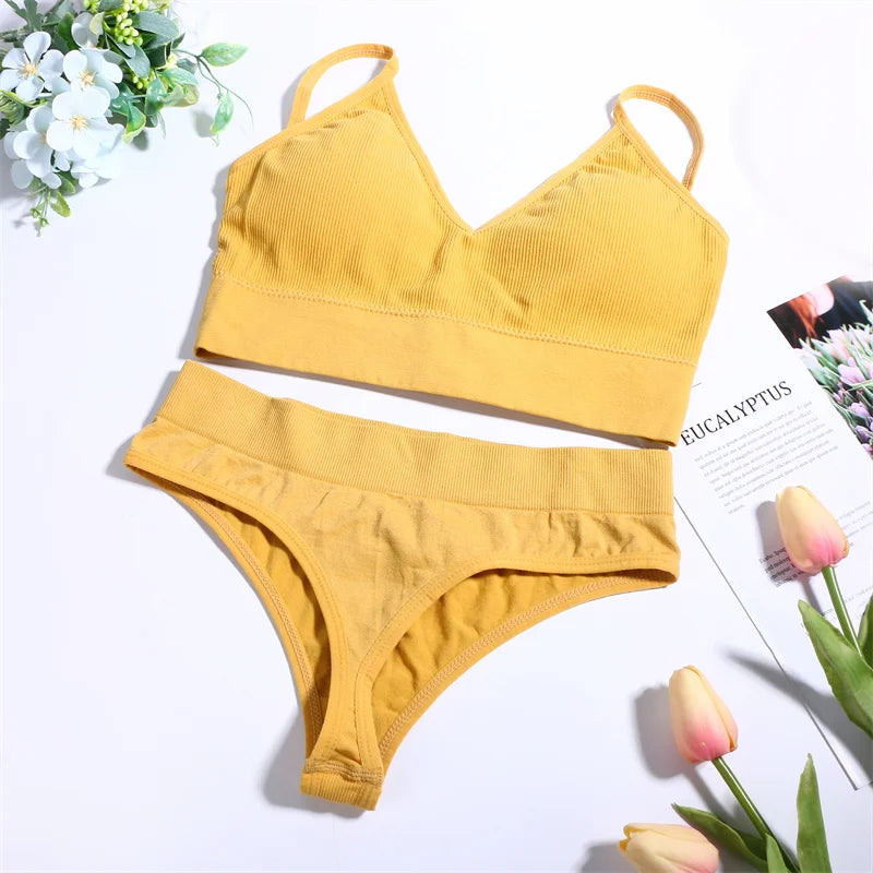 Lingerie Women's UnderwearSexy  Sport BralettSeamless BraSet Low Waist TraceThong Sports Two Piece Bra Woman Clothing Short Sets