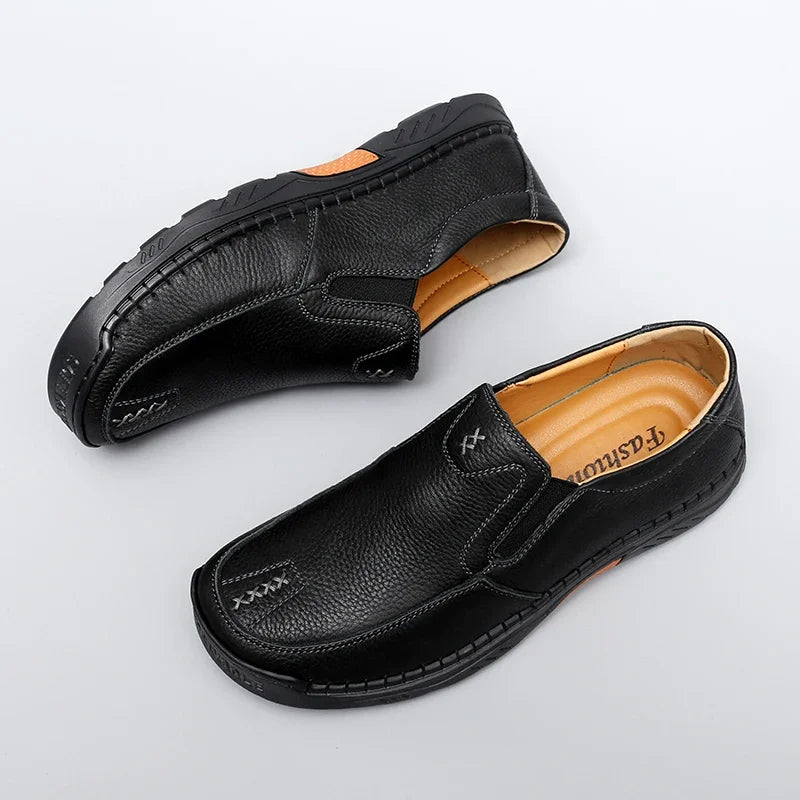 Leather Casual Sneakers for Men Handmade Shoes New Fashion Waterproof Fashion Trendy Male Driving Shoes Versatile Hiking Shoes