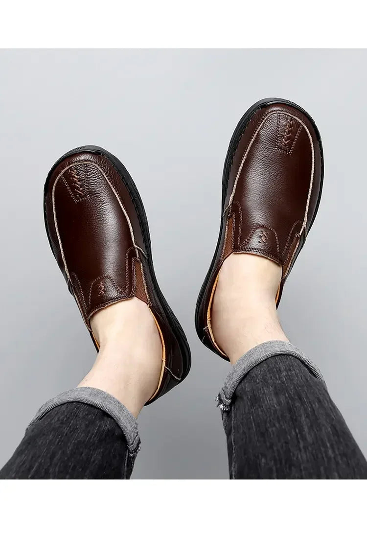 Leather Casual Sneakers for Men Handmade Shoes New Fashion Waterproof Fashion Trendy Male Driving Shoes Versatile Hiking Shoes