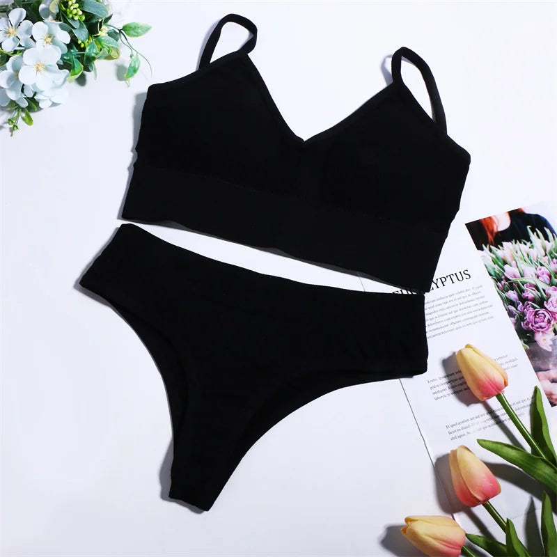 Lingerie Women's UnderwearSexy  Sport BralettSeamless BraSet Low Waist TraceThong Sports Two Piece Bra Woman Clothing Short Sets