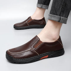 Leather Casual Sneakers for Men Handmade Shoes New Fashion Waterproof Fashion Trendy Male Driving Shoes Versatile Hiking Shoes