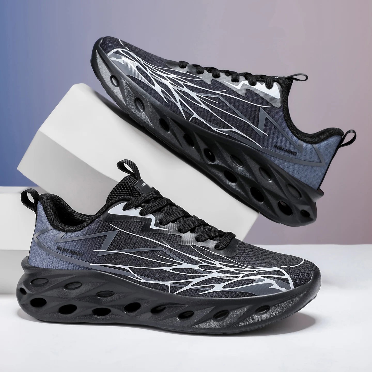Men's Sports Shoes Thick-soled Air-cushioned Shock-absorbing Simple Lightning-shaped Line Fashionable Design Running Shoes