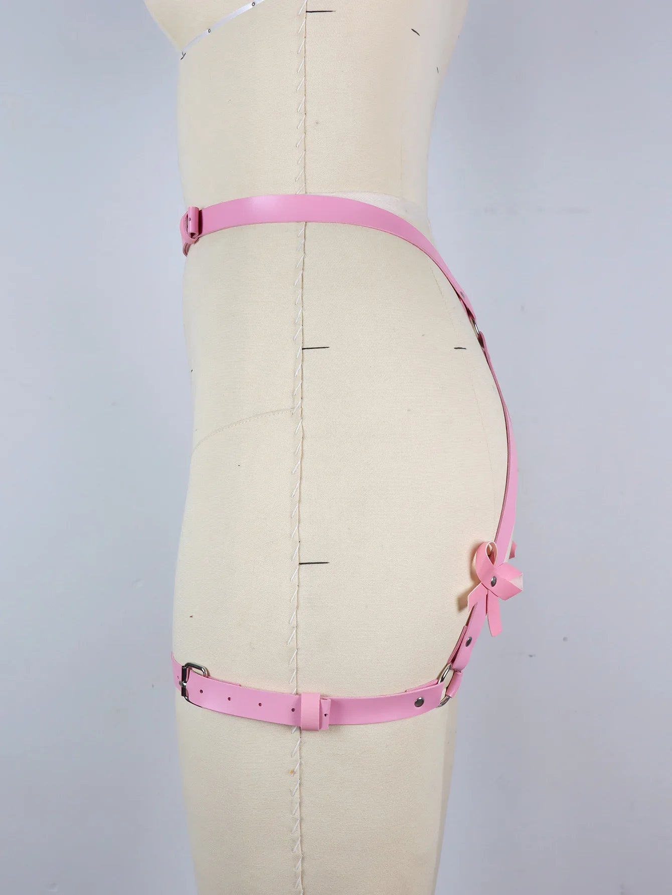 Exotic Accessories SM Bondage Kit Leather Thigh Cuffs Waist Belt Handcuffs Bed Strap Adult Role Play Toy for Couples
