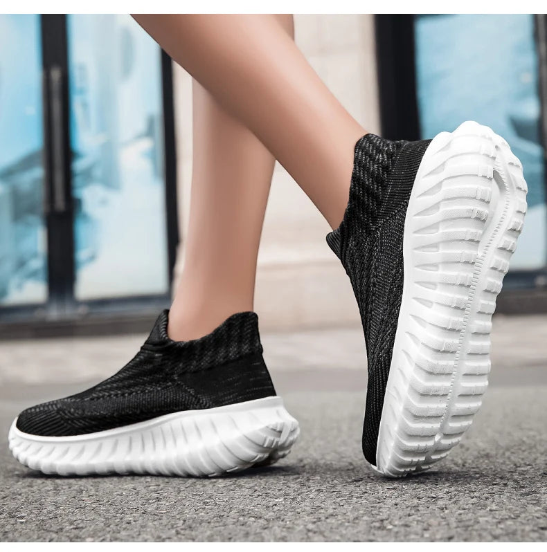 2025 Men Women Shoes Comfortable Sneakers for Men Women Fashion Light Casual Shoes Slip-on Plus Size Couple Shoes
