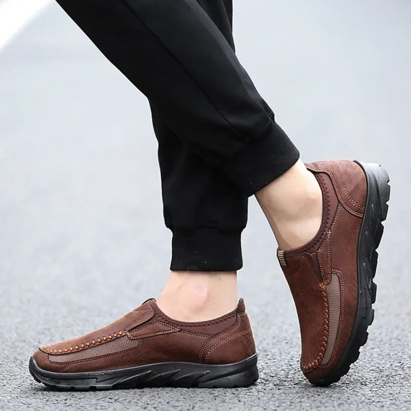 2025 Men's Casual Shoes Men Handmade Retro Breathable Flat Loafers Moccasins Dress Comfortable Slip on Driving Shoes Zapatillas